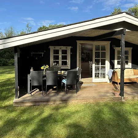 Summerhouse Near Marielyst With Large Garden Сasa de vacaciones *